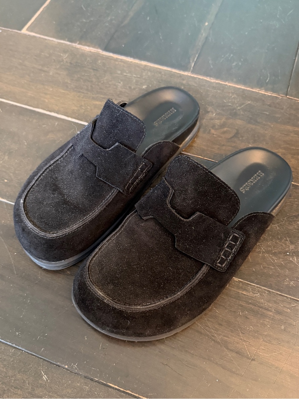Black Suede go mule